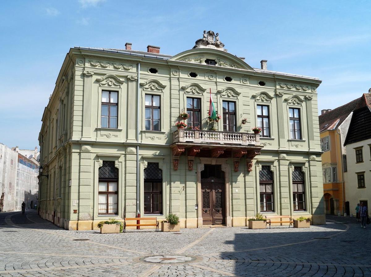 Belvarosi Erdesz-Lak Sopron Apartment Exterior photo